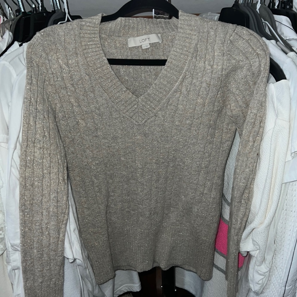 LOFT v neck tan w-gold accents sweater medium